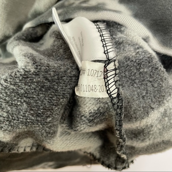 Official AALIYAH Vintage Marbled Tie Dye Sweatshirt - Sz Medium (M) - Picture 12 of 13